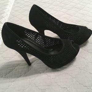 Apt 9 SUEDE HEELS PEEP TOE PLATFORM HEELS